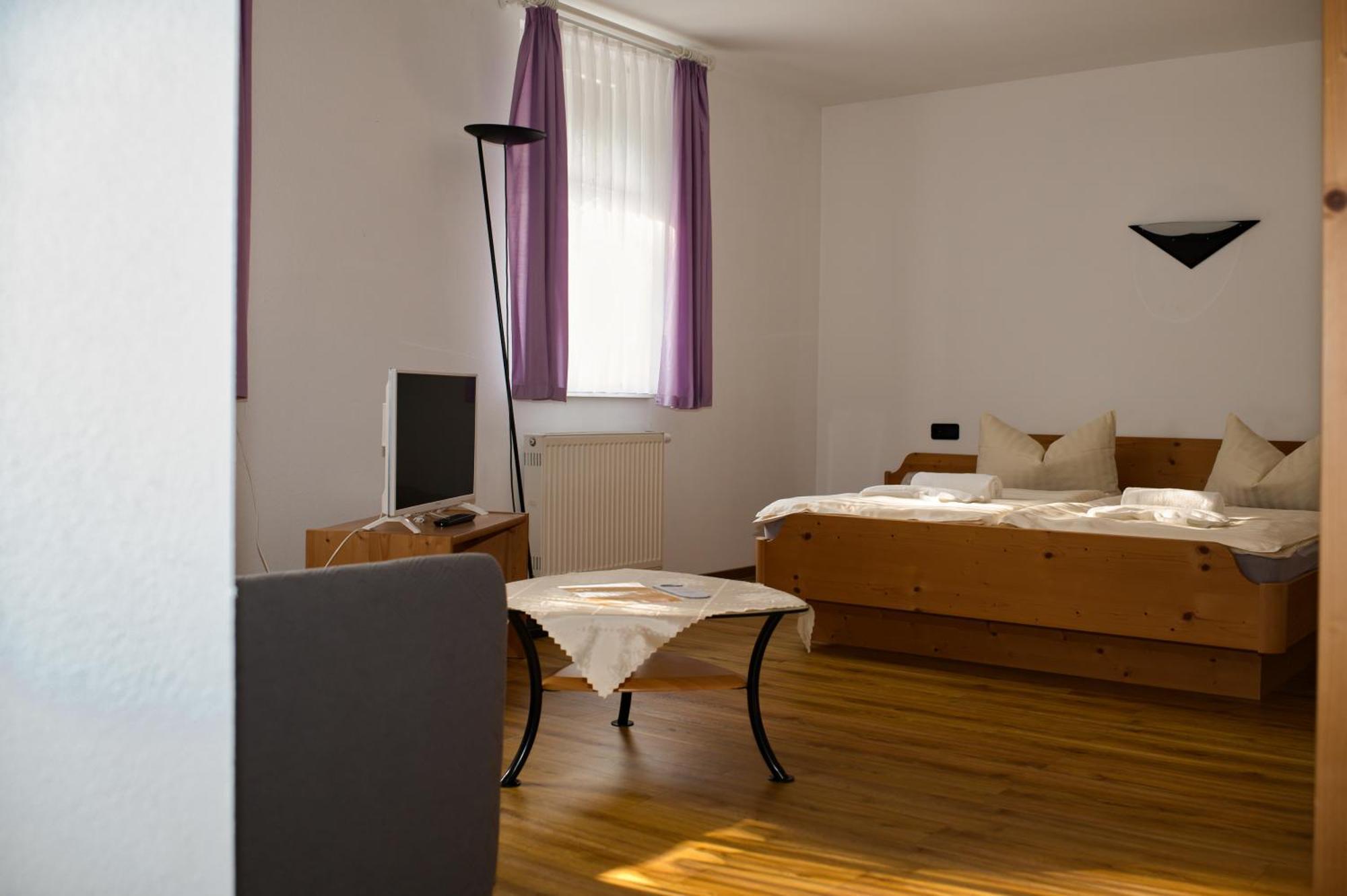Hotel Waldhaus Romhild Kültér fotó
