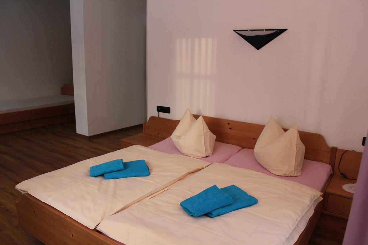 Hotel Waldhaus Romhild Kültér fotó